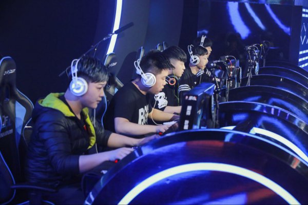 英超转会窗口惊险收官，红军签下伊萨克创纪录，曼城引进世界一流球员